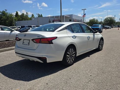 Certified 2024 Nissan Altima 2.5 SV FWD image 8