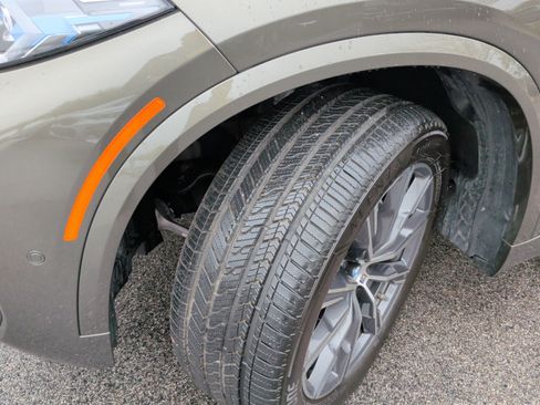 Used 2025 BMW X5 xDrive40i w/ Executive Package image 13