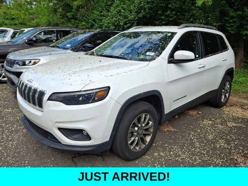 Used 2019 Jeep Cherokee Latitude Plus AWD/4WD image 3