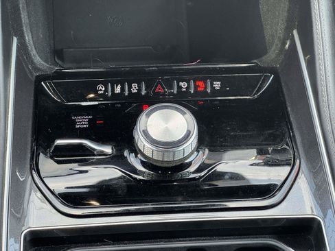 Used 2023 Jeep Wagoneer 4WD w/ Convenience Group I image 28
