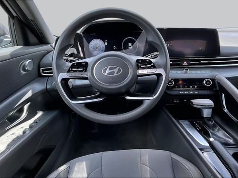 Used 2024 Hyundai Elantra SEL FWD image 6