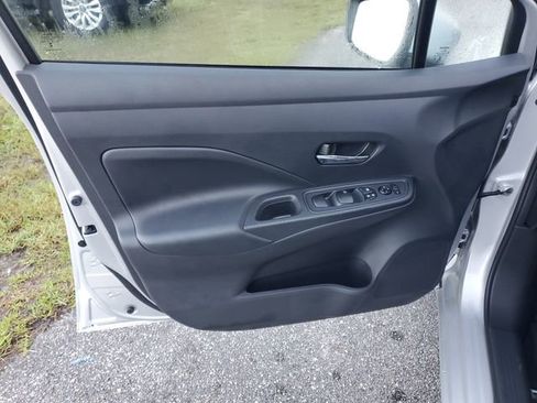 New 2025 Nissan Versa SV w/ Lighting Package image 5