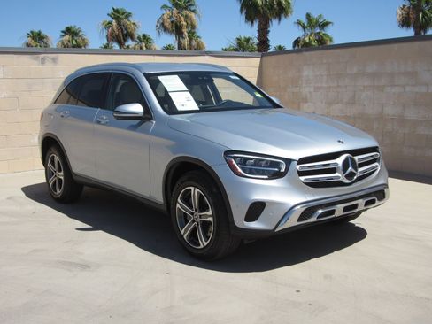 Used 2022 Mercedes-Benz GLC 300 w/ Premium Package Lite image 2