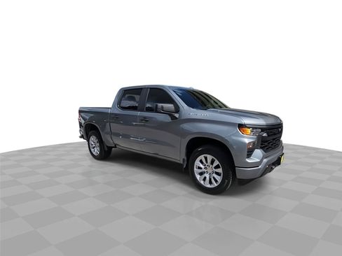 Used 2025 Chevrolet Silverado 1500 Custom RWD image 2