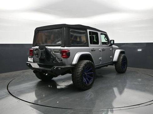 Used 2019 Jeep Wrangler Unlimited Sahara AWD/4WD image 8