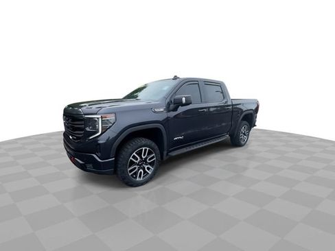 Used 2024 GMC Sierra 1500 AT4 w/ Technology Package AWD/4WD image 4