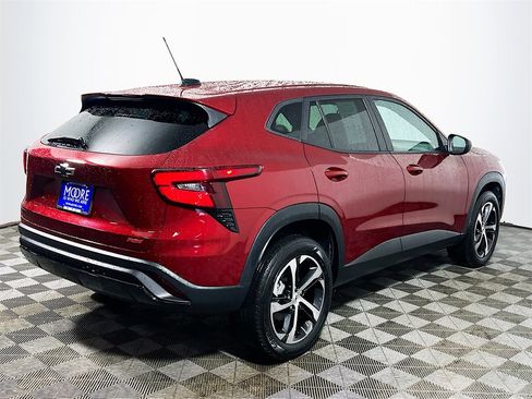 Used 2024 Chevrolet Trax RS w/ Driver Confidence Package image 8