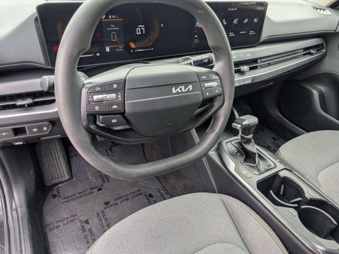 Used 2025 Kia K4 FWD image 14