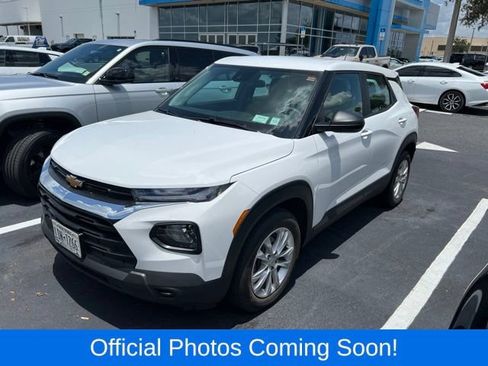 Used 2023 Chevrolet TrailBlazer LS FWD image 2