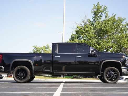 Used 2024 Chevrolet Silverado 3500 LTZ w/ LTZ Plus Package image 7