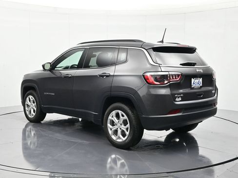 Used 2024 Jeep Compass Latitude AWD/4WD image 7