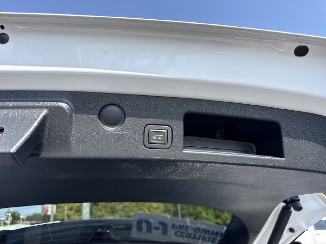 Used 2025 Chevrolet Equinox LT w/ Convenience Package II FWD image 32