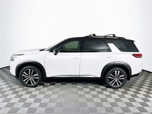 New 2025 Nissan Pathfinder Platinum image 4