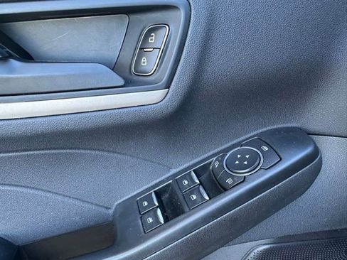 Certified 2022 Ford Escape SE w/ SE Sport Appearance Package image 24