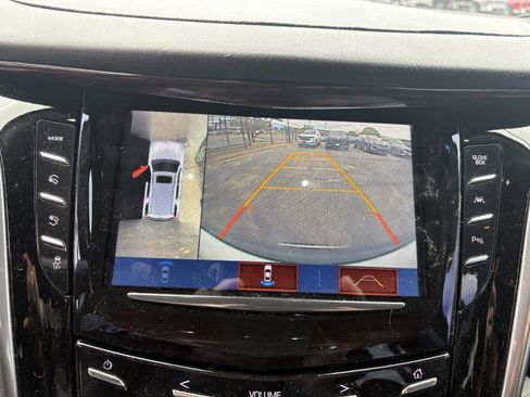 Used 2020 Cadillac Escalade Premium Luxury AWD/4WD image 16