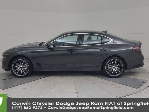 Used 2025 Genesis G70 2.5T image 9