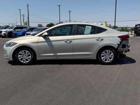 Used 2017 Hyundai Elantra SE FWD image 5