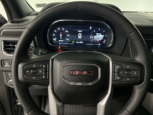 Certified 2023 GMC Yukon XL SLT w/ SLT Luxury Package AWD/4WD image 11
