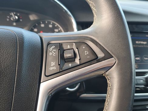 Used 2022 Buick Encore Preferred w/ Safety Package image 23