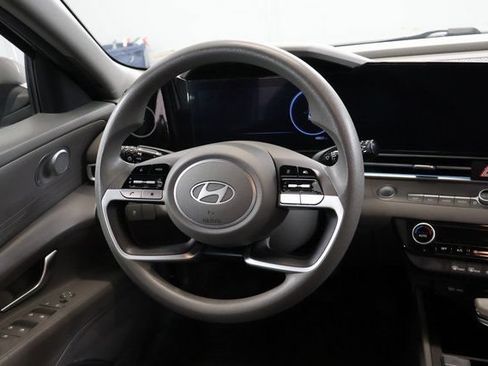 Used 2024 Hyundai Elantra SEL FWD image 14