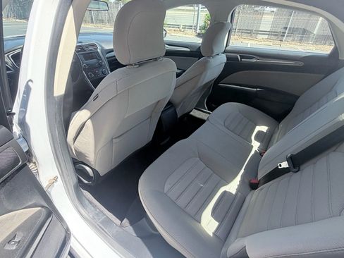 Used 2018 Ford Fusion S FWD image 16