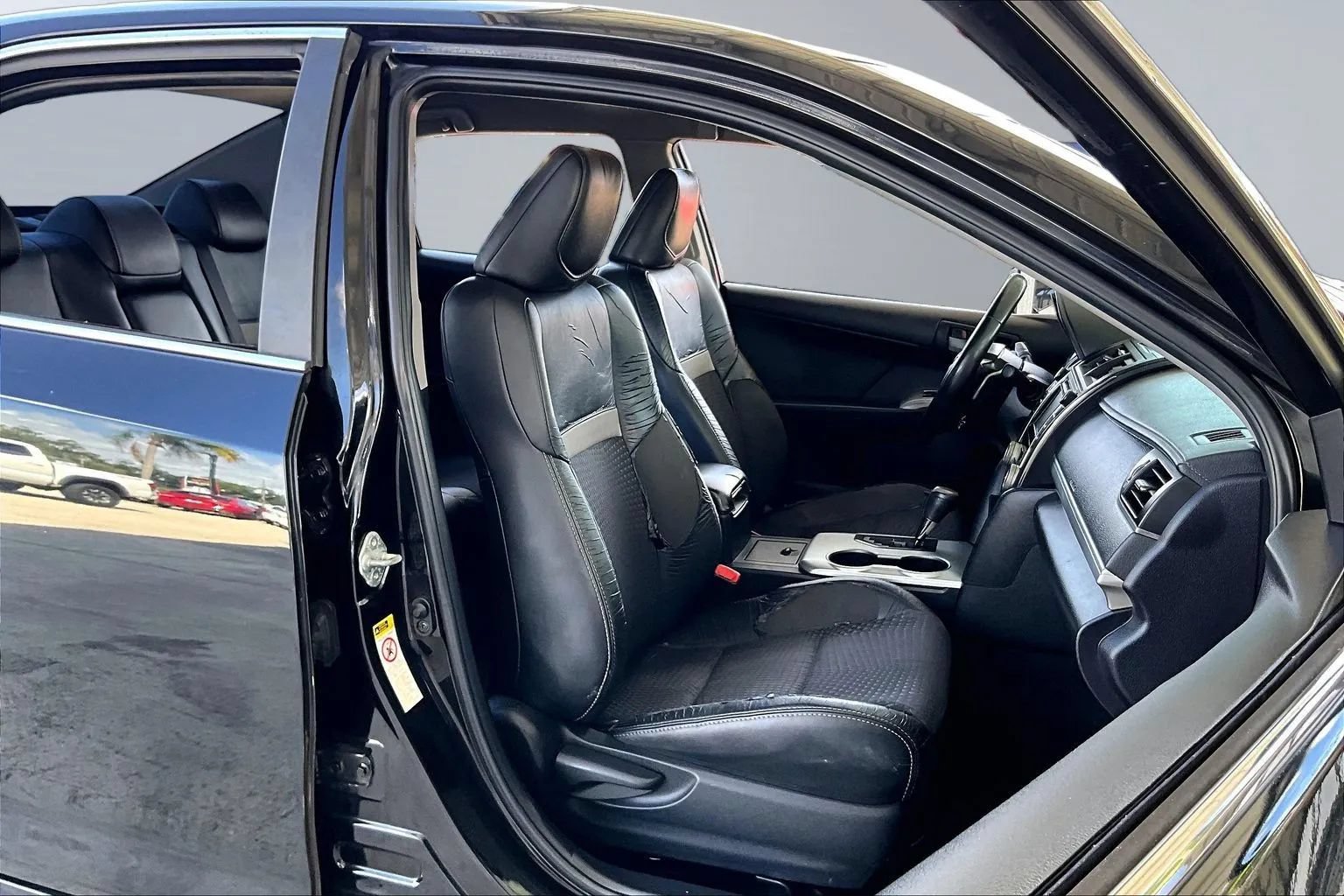 Used 2012 Toyota Camry SE FWD image 24