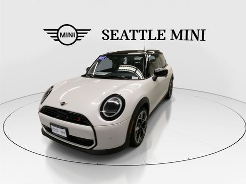 Certified 2025 MINI Cooper S image 4