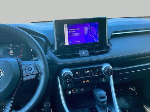 Used 2025 Toyota RAV4 XLE FWD image 7