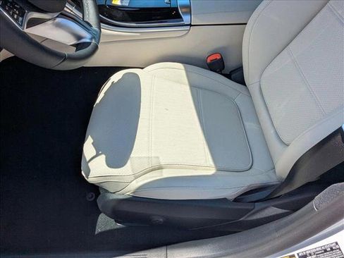 New 2025 Mercedes-Benz C 300 Sedan image 4