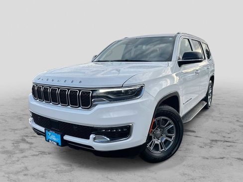 Used 2023 Jeep Wagoneer 4WD image 1