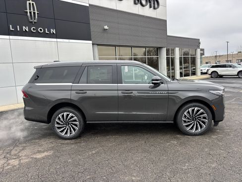 New 2026 Lincoln Navigator Black Label AWD/4WD image 8