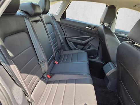 Used 2024 Volkswagen Jetta SE FWD image 18