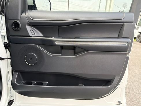 Used 2023 Ford Expedition XLT AWD/4WD image 25