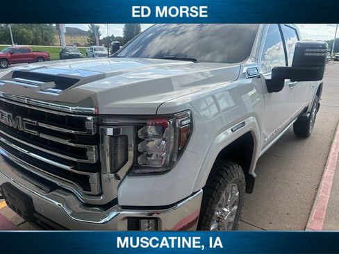 Used 2022 GMC Sierra 2500 SLT w/ SLT Preferred Package AWD/4WD image 1