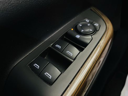 Used 2019 GMC Acadia SLE FWD image 34