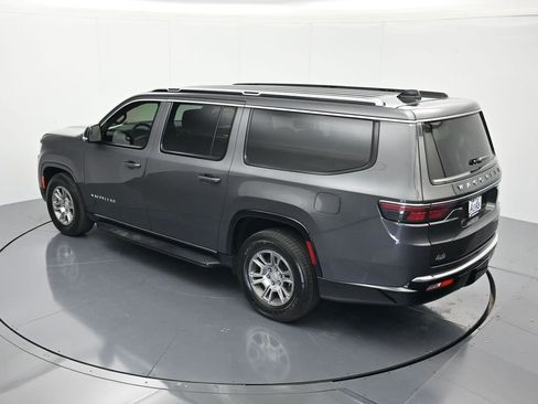 Used 2024 Jeep Wagoneer L Series II RWD image 34