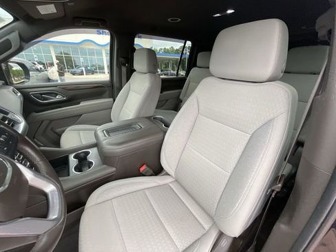 Used 2023 GMC Yukon XL SLE RWD image 16