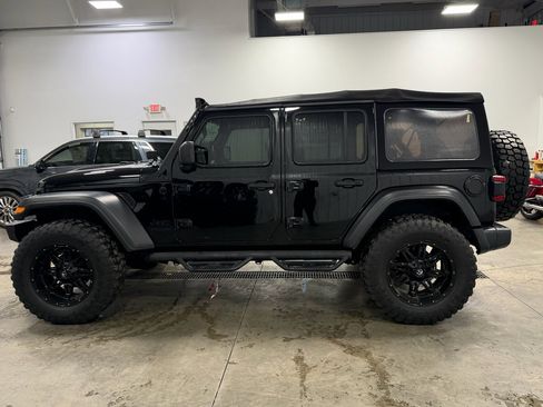 Used 2021 Jeep Wrangler Unlimited Willys image 3
