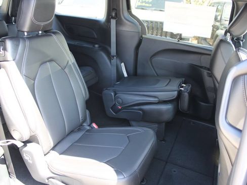 New 2027 Chrysler Pacifica Select w/ Family Tech Group FWD image 13