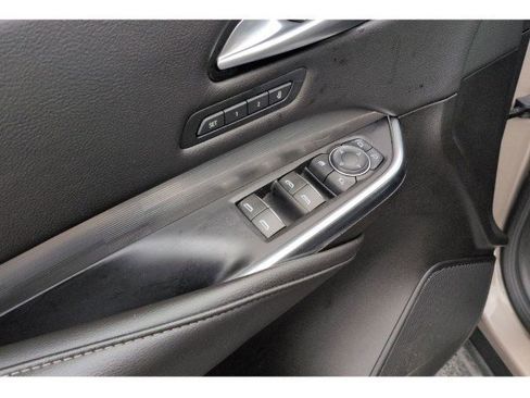 Used 2025 Cadillac XT4 Premium Luxury FWD image 7