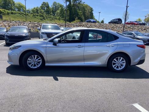 Used 2025 Toyota Camry LE image 6