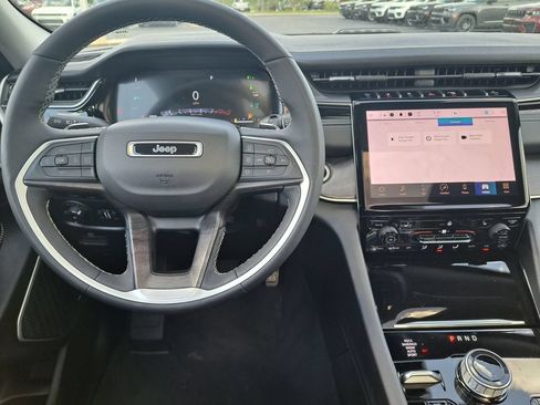 Used 2023 Jeep Grand Cherokee 4WD 4xe image 12