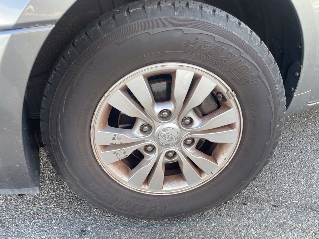 Used 2012 Kia Sedona LX w/ PWR Pkg FWD image 4