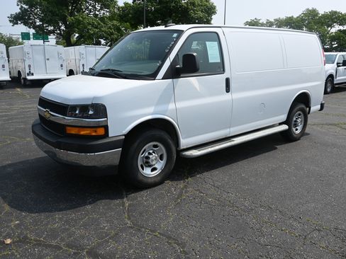Used 2023 Chevrolet Express 2500 w/ Driver Convenience Package RWD image 1