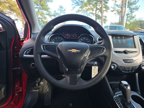 Used 2018 Chevrolet Cruze LS image 14