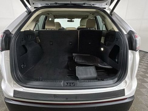 Used 2018 Ford Edge SEL w/ Equipment Group 201A AWD/4WD image 28