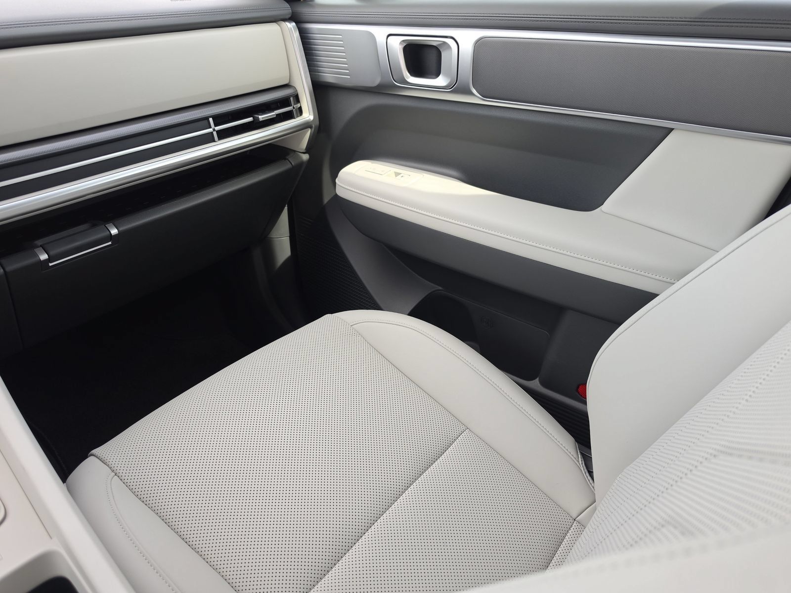 New 2027 Hyundai Santa Fe SEL FWD image 19