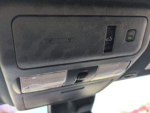 Used 2023 Nissan Frontier PRO-4X w/ Pro-4X Premium Package image 31