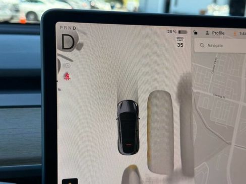 Used 2023 Tesla Model Y Long Range AWD/4WD image 31