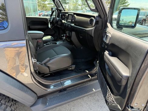 Used 2020 Jeep Wrangler Sport AWD/4WD image 13